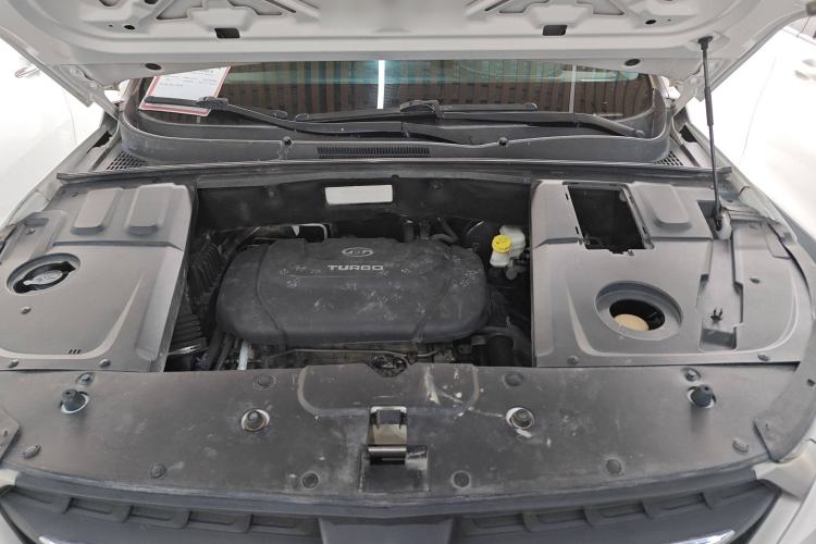 Used Baojun 530 2019 1.5T CVT Elite Model 7 Seats China V Emission Standard Engine Bay