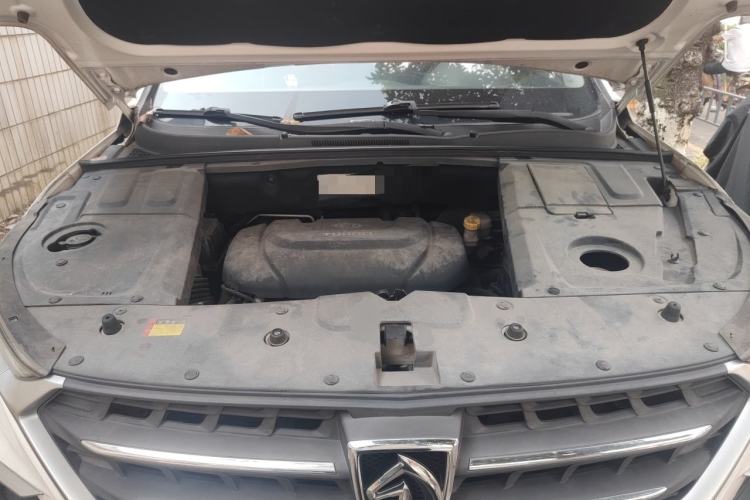 Used Baojun 530 2019 1.5T CVT Luxury Model China VI Emission Standard Engine Bay
