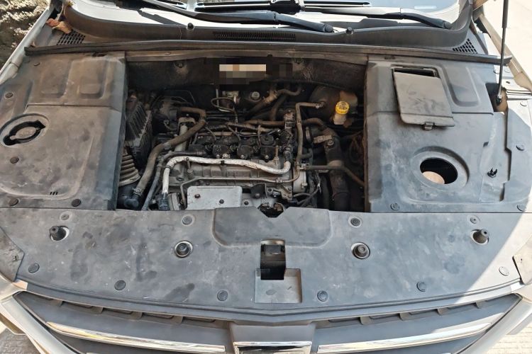 Used Baojun 530 2019 1.5T CVT Luxury Model China VI Emission Standard Engine Bay