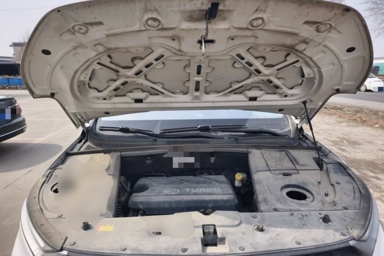 Used Baojun 530 2019 1.5T Manual Comfort Version 7 Seats China V Emission Standard Engine Bay
