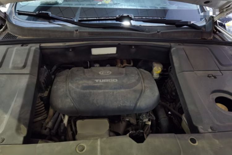 Used Baojun 530 2019 1.5T CVT Luxury Model 7 Seats China V Emission Standard Engine Bay