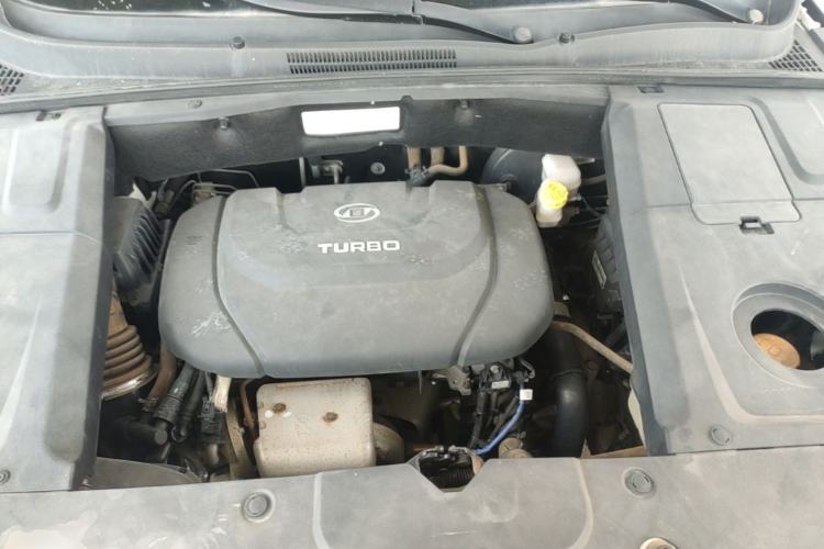 Used Baojun 530 2019 1.5T Manual Elite 7-seater China VI Engine Bay