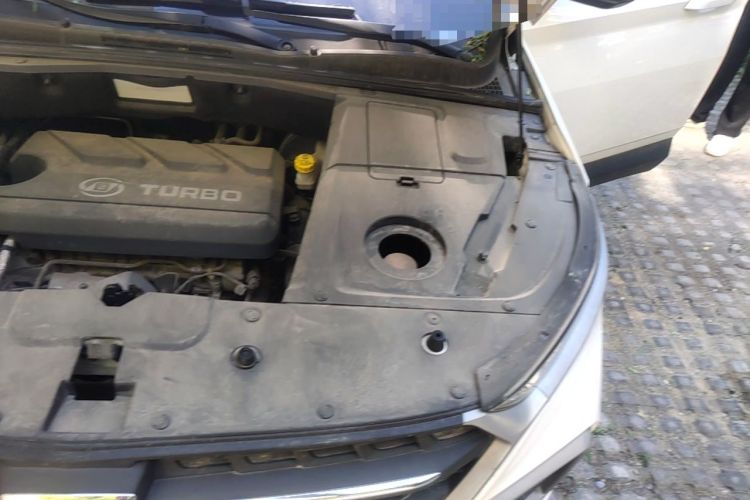 Used Baojun 530 2019 1.5T Manual Elite 7-seater National V Engine Bay Left