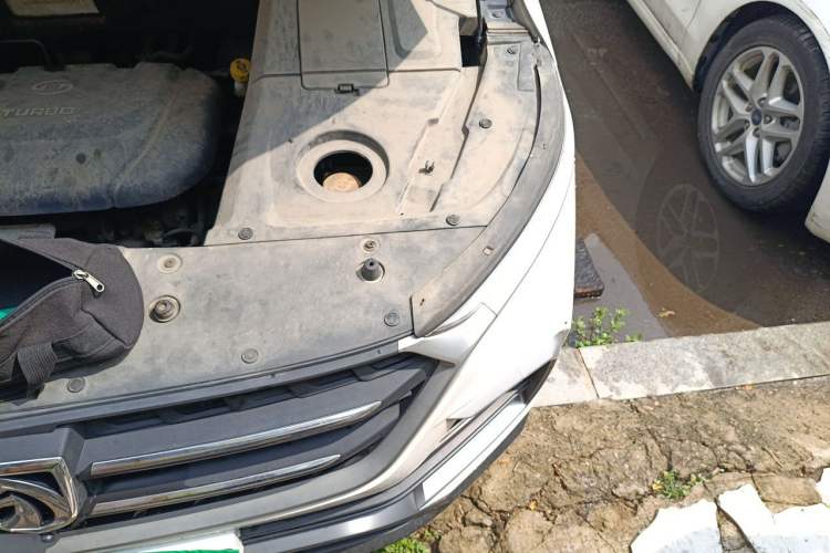 Used Baojun 530 2019 1.5T CVT Elite Version China V Engine Bay Left