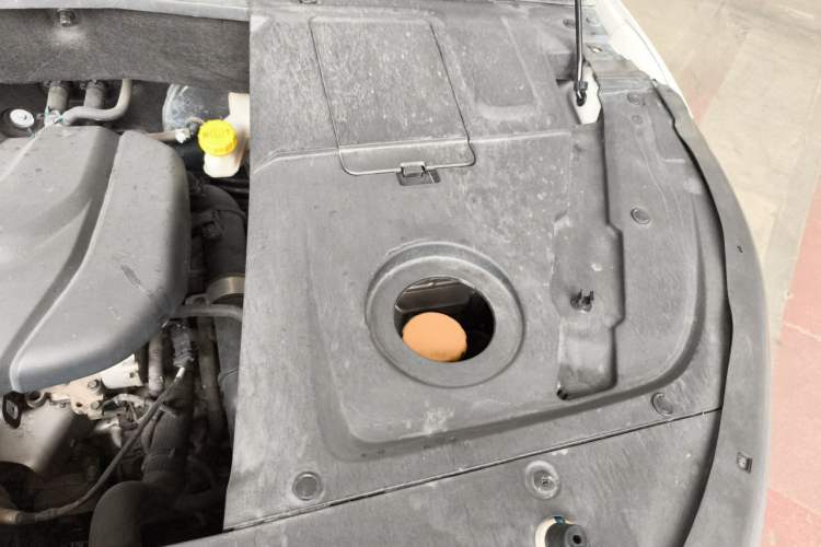 Used Baojun 530 2019 1.5T CVT Elite Version China V Engine Bay Left