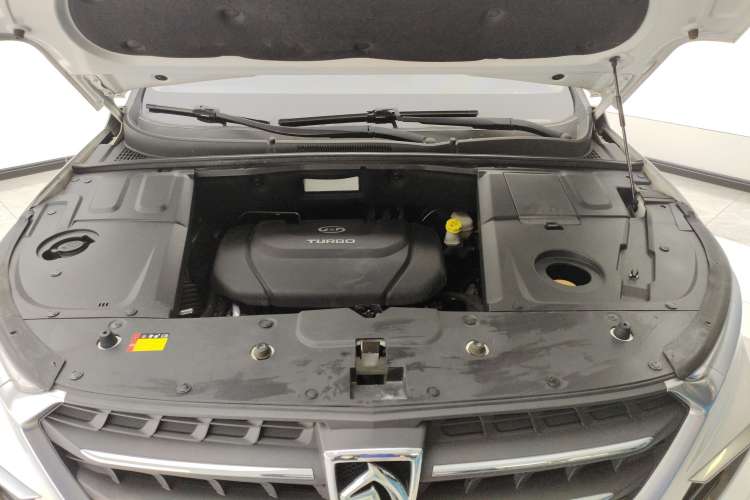 Used Baojun 530 2019 1.5T CVT Luxury Model 7 Seats China V Emission Standard Engine Bay