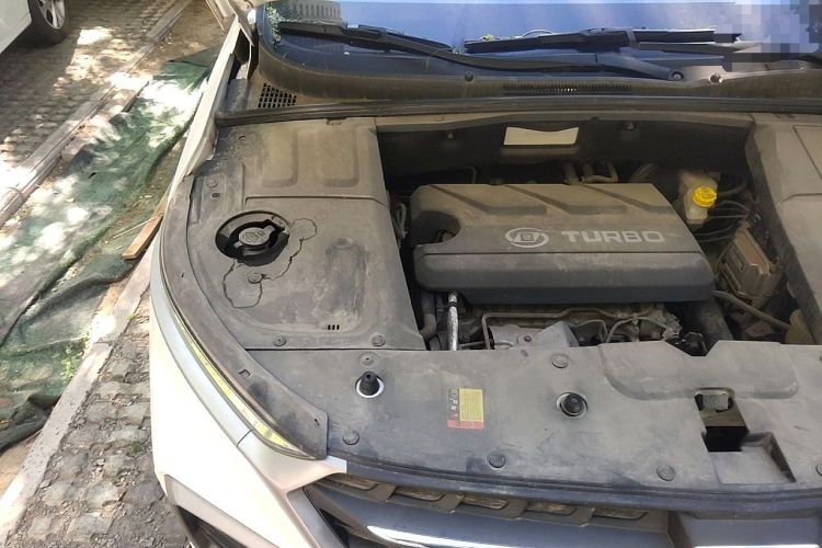 Used Baojun 530 2019 1.5T Manual Elite 7-seater National V Engine Bay Right