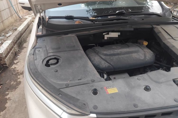 Used Baojun 530 2019 1.5T CVT Luxury Model China VI Emission Standard Engine Bay Right