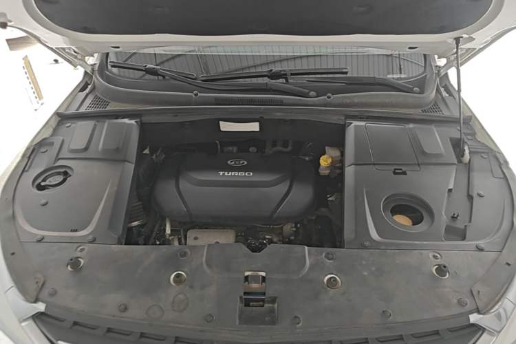 Used Baojun 530 2019 1.5T CVT Luxury Model China V Engine Bay