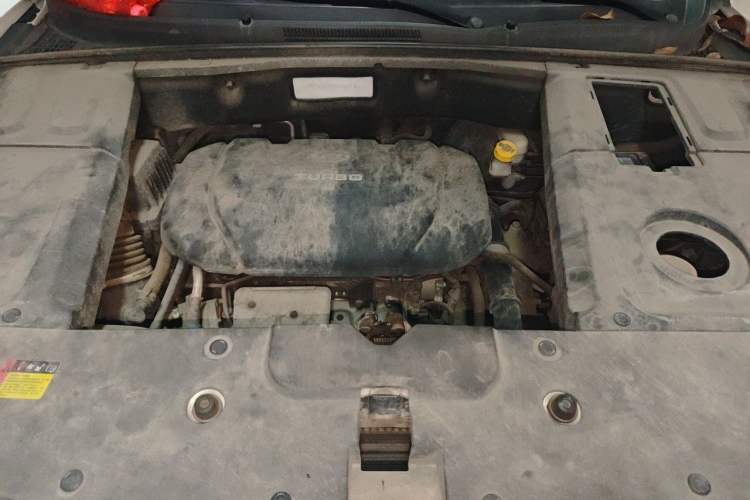 Used Baojun 530 2019 1.5T CVT Elite Version China VI Engine Bay