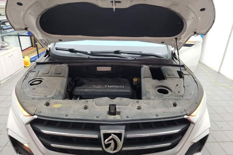 Used Baojun 530 2019 1.5T Manual Luxury 7-seater National V Engine Bay
