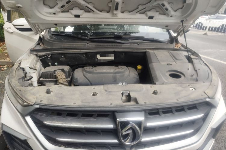 Used Baojun 530 2019 1.5T CVT Elite Model 7 Seats China V Emission Standard Engine Bay