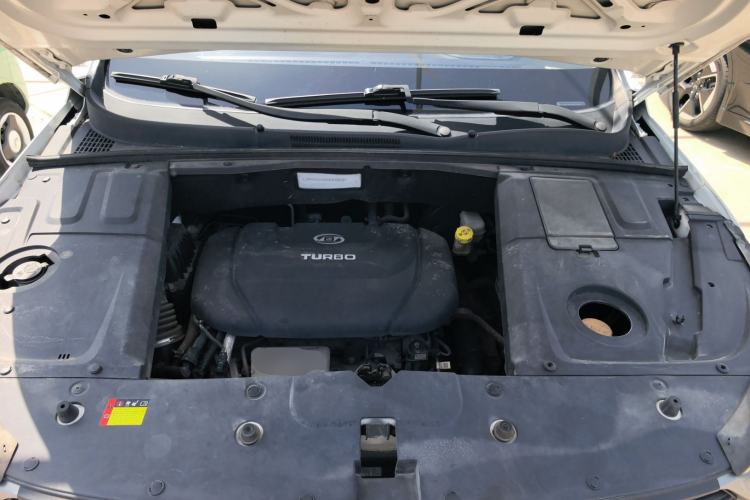 Used Baojun 530 2019 1.5T Manual Comfort Version China VI Engine Bay