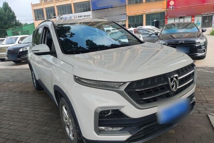 Used Baojun 530 2019 1.5T Manual Elite 7-seater China VI Front Right 45 Deg