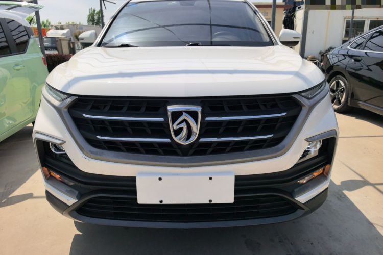 Used Baojun 530 2019 1.5T Manual Comfort Version China VI Front
