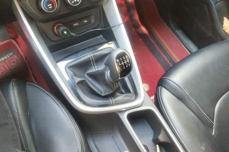 Used Baojun 530 2019 1.5T Manual Elite 7-seater National V Gear Lever