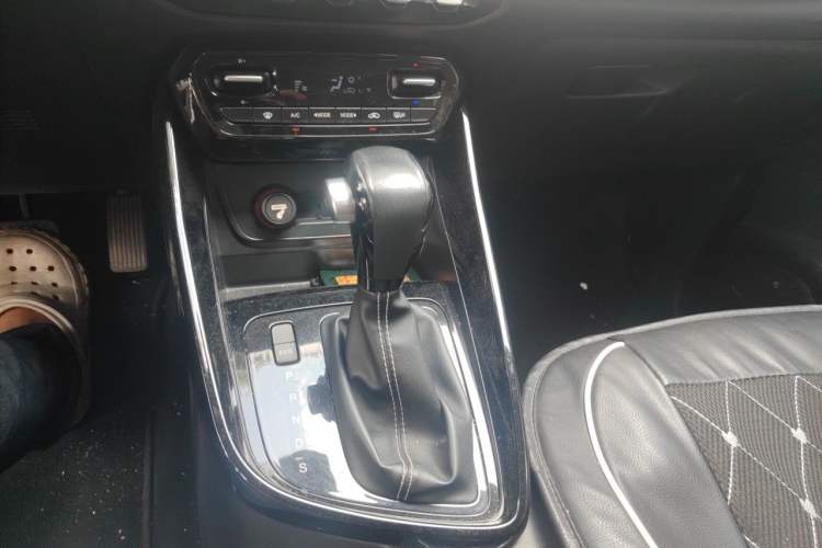 Used Baojun 530 2019 1.5T CVT Luxury Model China VI Emission Standard Gear Lever