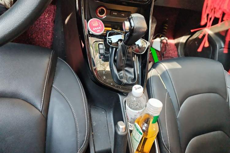 Used Baojun 530 2019 1.5T CVT Luxury Model China VI Emission Standard Gear Lever