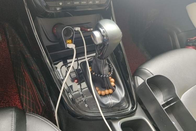 Used Baojun 530 2019 1.5T CVT Luxury 7-seater China VI Gear Lever