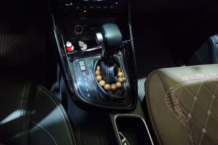 Used Baojun 530 2019 1.5T CVT Luxury Model 7 Seats China V Emission Standard Gear Lever