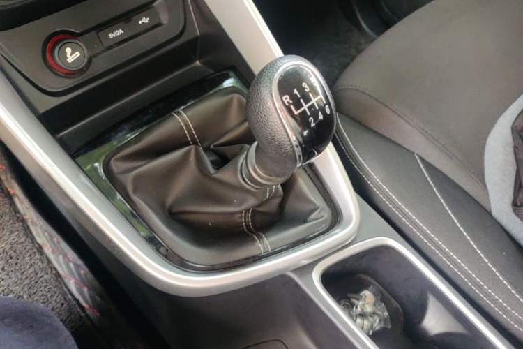 Used Baojun 530 2019 1.5T Manual Elite 7-seater China VI Gear Lever