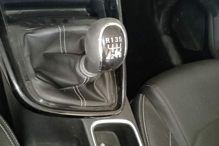 Used Baojun 530 2019 1.5T Manual Luxury 7-seater National V Gear Lever