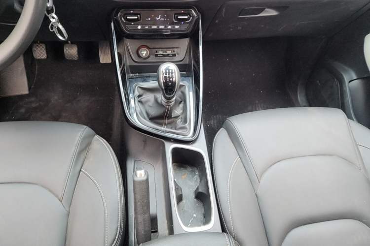 Used Baojun 530 2019 1.5T Manual Luxury 7-seater National V Gear Lever