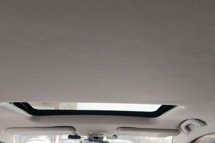 Used Baojun 530 2019 1.5T CVT Luxury 7-seater China VI Headliner