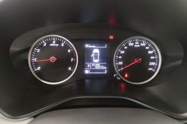 Used Baojun 530 2019 1.5T CVT Luxury Model 7 Seats China V Emission Standard Instrument Cluster