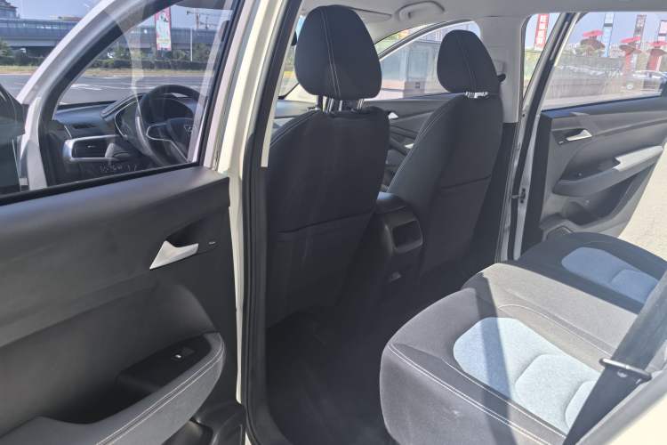 Used Baojun 530 2019 1.5T CVT Elite Version China V Interior 1