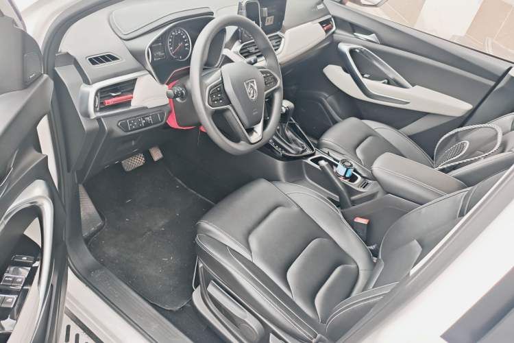Used Baojun 530 2019 1.5T CVT Luxury Model 7 Seats China V Emission Standard Interior 1