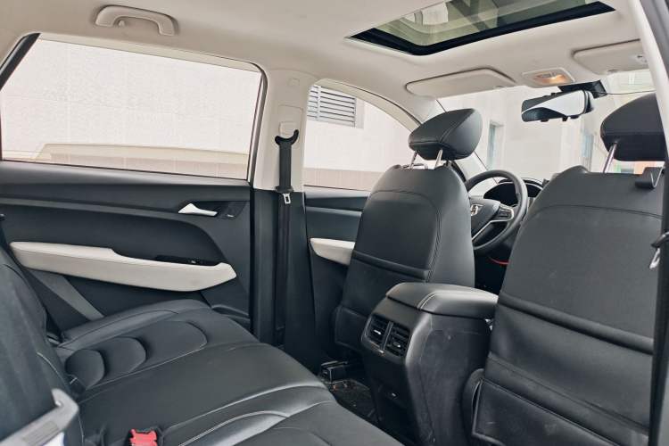 Used Baojun 530 2019 1.5T CVT Luxury Model 7 Seats China V Emission Standard Interior 10