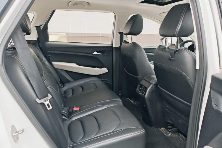 Used Baojun 530 2019 1.5T CVT Luxury Model 7 Seats China V Emission Standard Interior 13