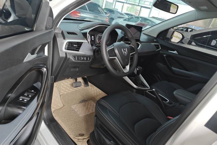 Used Baojun 530 2019 1.5T CVT Elite Model 7 Seats China V Emission Standard Interior 2