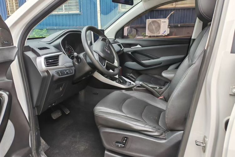 Used Baojun 530 2019 1.5T CVT Elite Version China VI Interior 2
