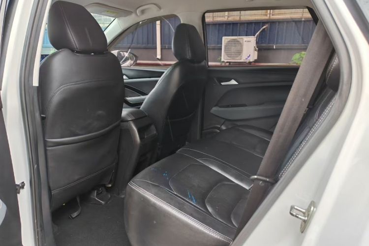 Used Baojun 530 2019 1.5T CVT Elite Version China VI Interior 3