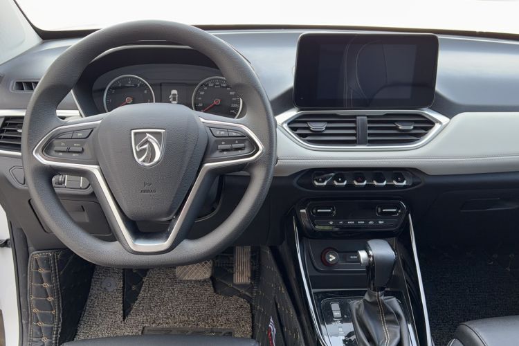 Used Baojun 530 2019 1.5T CVT Luxury Model China VI Emission Standard Interior 3