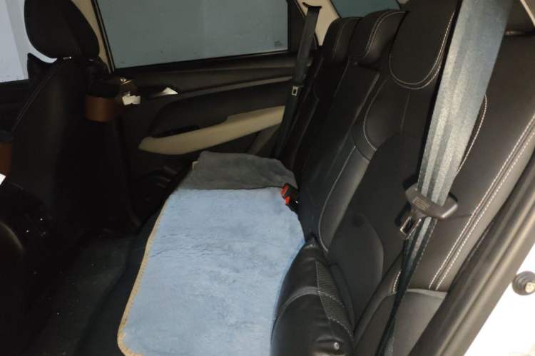 Used Baojun 530 2019 1.5T CVT Luxury Model China V Interior 4