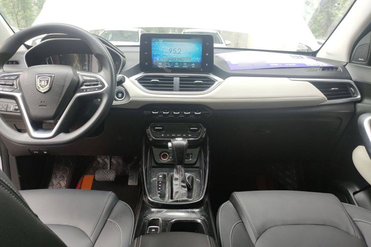 Used Baojun 530 2019 1.5T CVT Prestige Version National V Interior 4