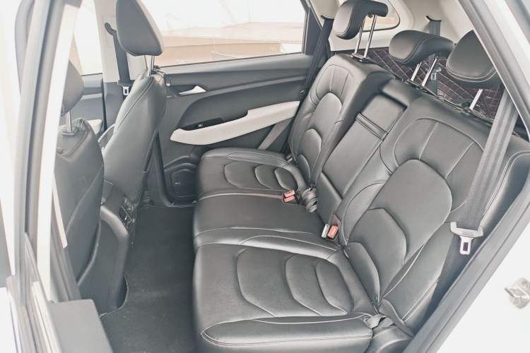 Used Baojun 530 2019 1.5T CVT Luxury Model 7 Seats China V Emission Standard Interior 4
