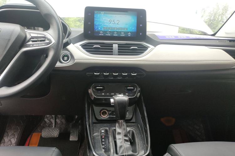 Used Baojun 530 2019 1.5T CVT Prestige Version National V Interior 5