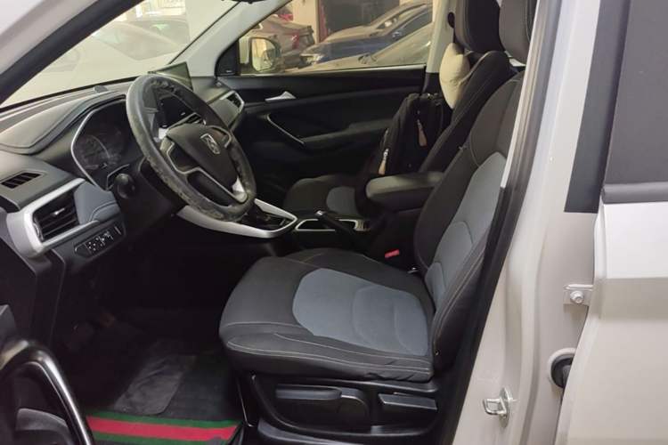 Used Baojun 530 2019 1.5T CVT Elite Model 7 Seats China V Emission Standard Left Front Seat