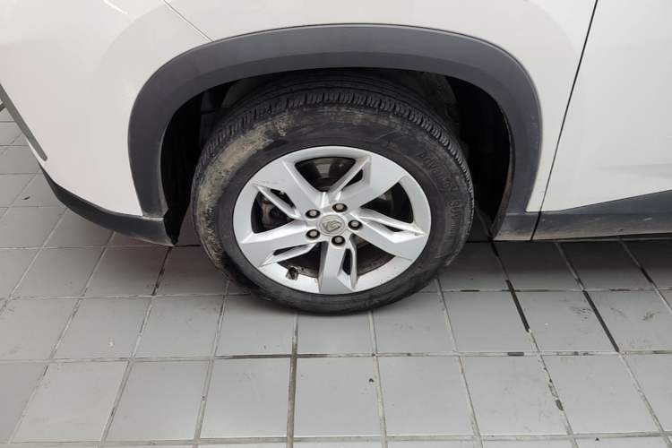 Used Baojun 530 2019 1.5T Manual Luxury 7-seater National V Left Front Wheel Hub