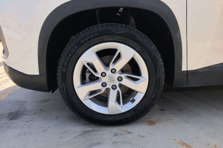 Used Baojun 530 2019 1.5T Manual Comfort Version China VI Left Front Wheel Hub
