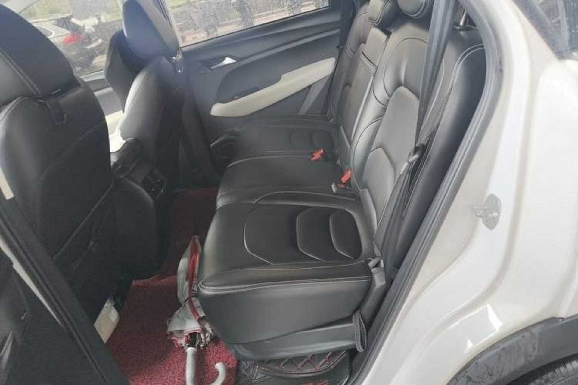 Used Baojun 530 2019 1.5T CVT Luxury 7-seater China VI Left Rear Seat