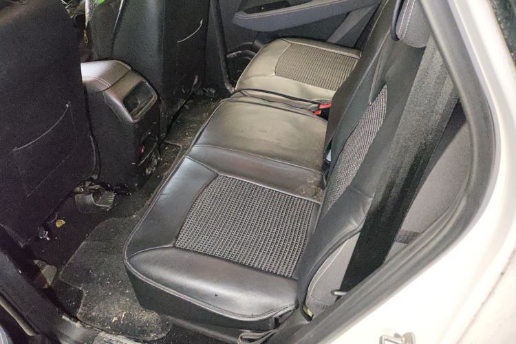 Used Baojun 530 2019 1.5T Manual Elite 7-seater National V Left Rear Seat