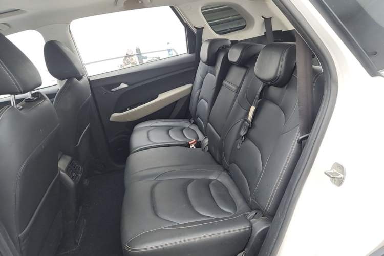 Used Baojun 530 2019 1.5T Manual Luxury 7-seater National V Left Rear Seat