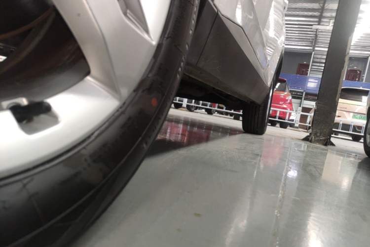 Used Baojun 530 2019 1.5T CVT Luxury Model 7 Seats China V Emission Standard Left Side Sill