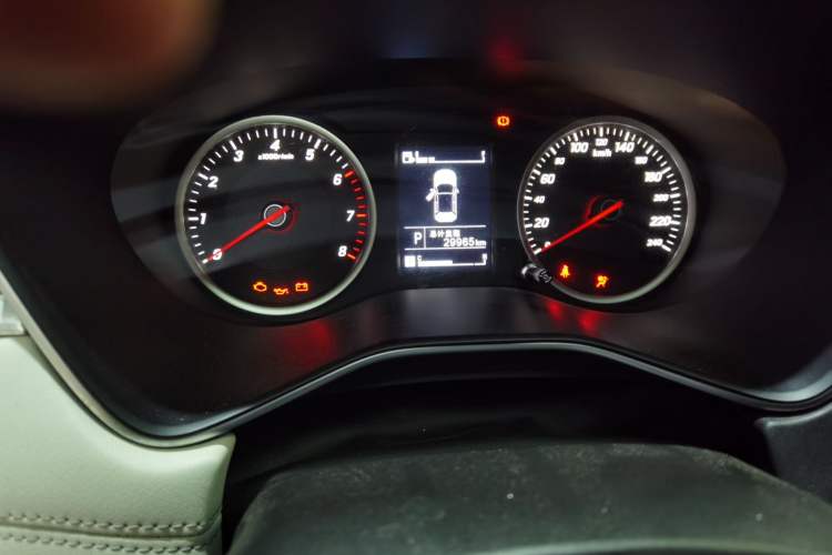 Used Baojun 530 2019 1.5T CVT Luxury Model 7 Seats China V Emission Standard Odometer Close Up
