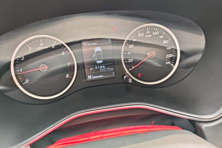 Used Baojun 530 2019 1.5T CVT Luxury Model 7 Seats China V Emission Standard Odometer Close Up